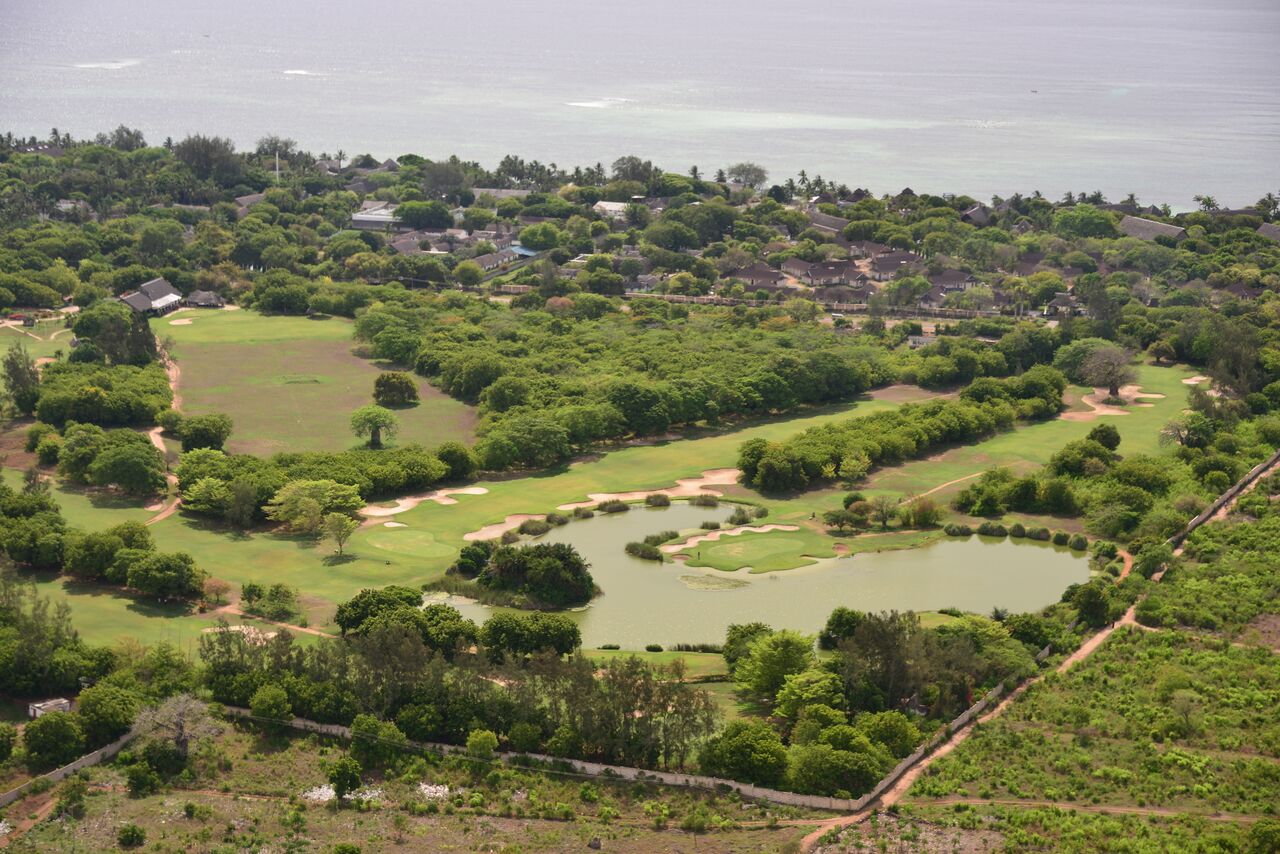 Leisure Lodge Beach & Golf Resort