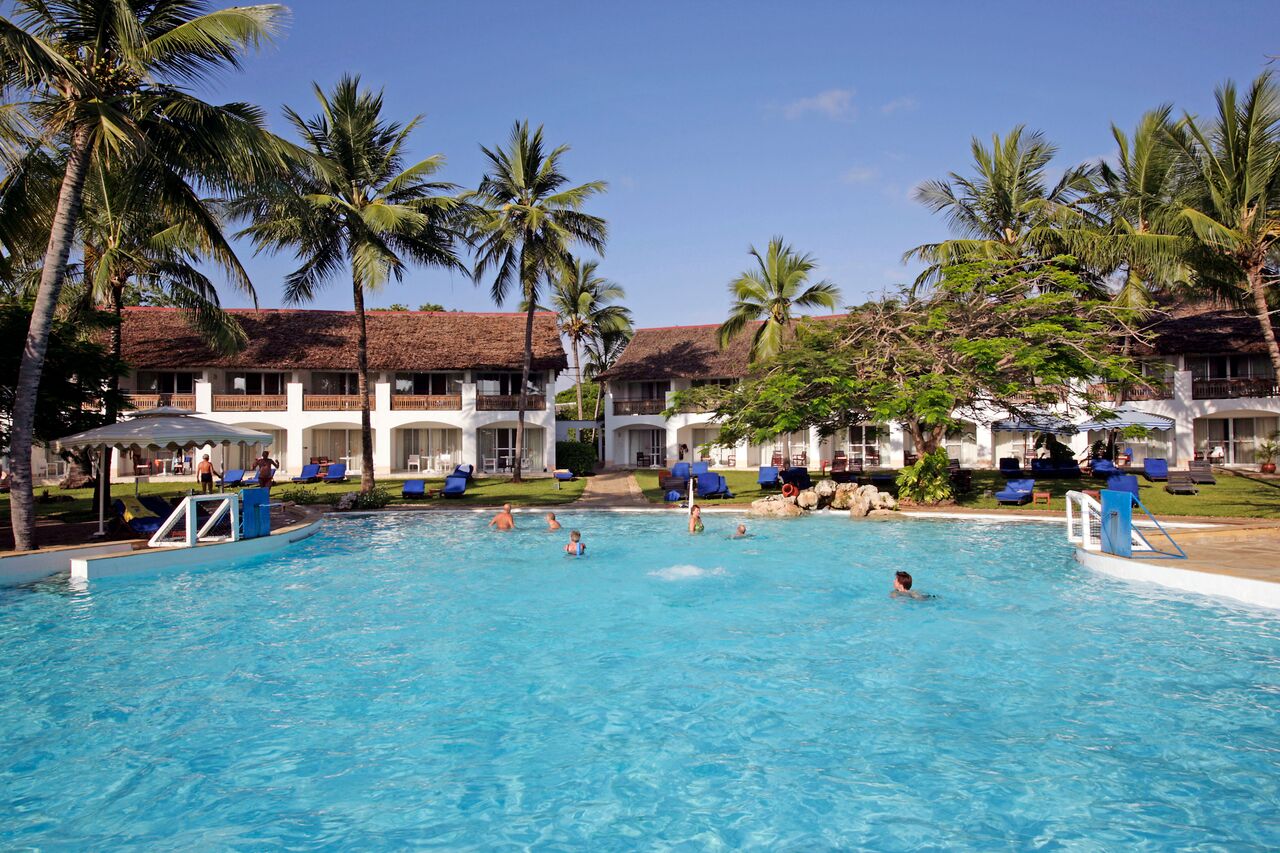 Leisure Lodge Beach & Golf Resort